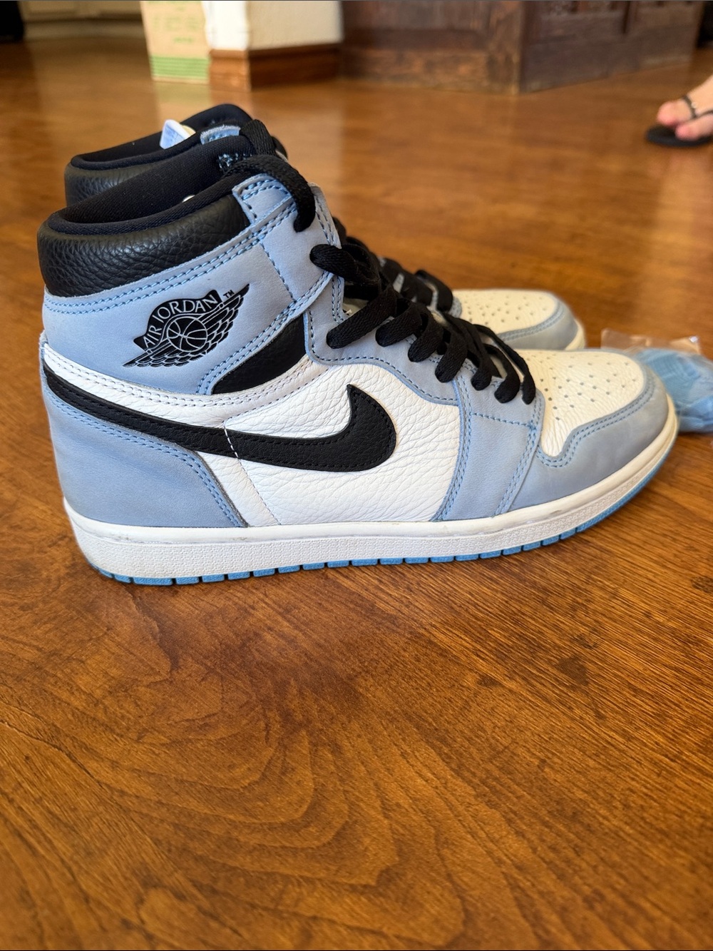 Nike Air Jordan 1 High OG - University Blue/Black/White